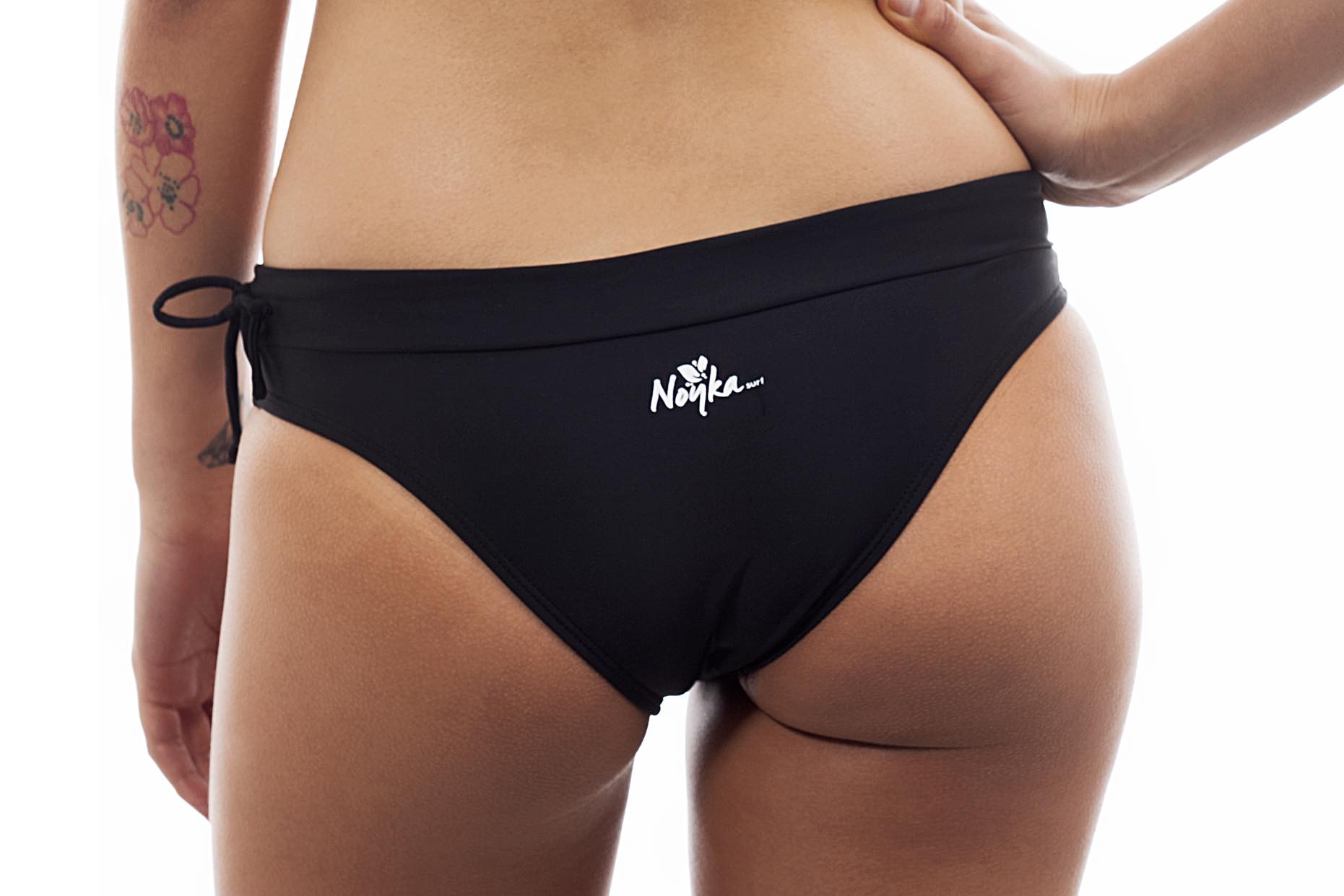 Bottom - black color  Noyka